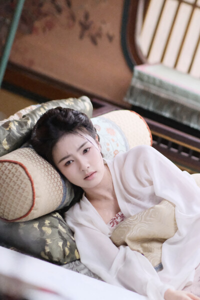 临江仙 花如月