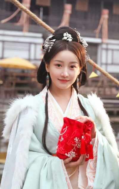 姜贞羽