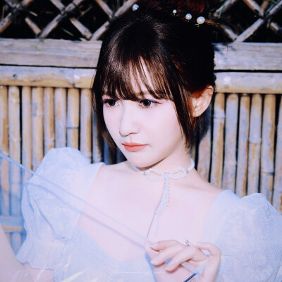 赖美云.