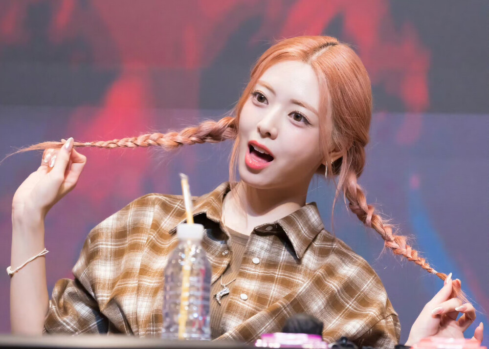 申有娜
cr.ITZY_PAN
