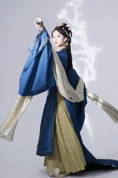 桃花映江山 孟蓁蓁