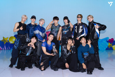 seventeen THUNDER打歌