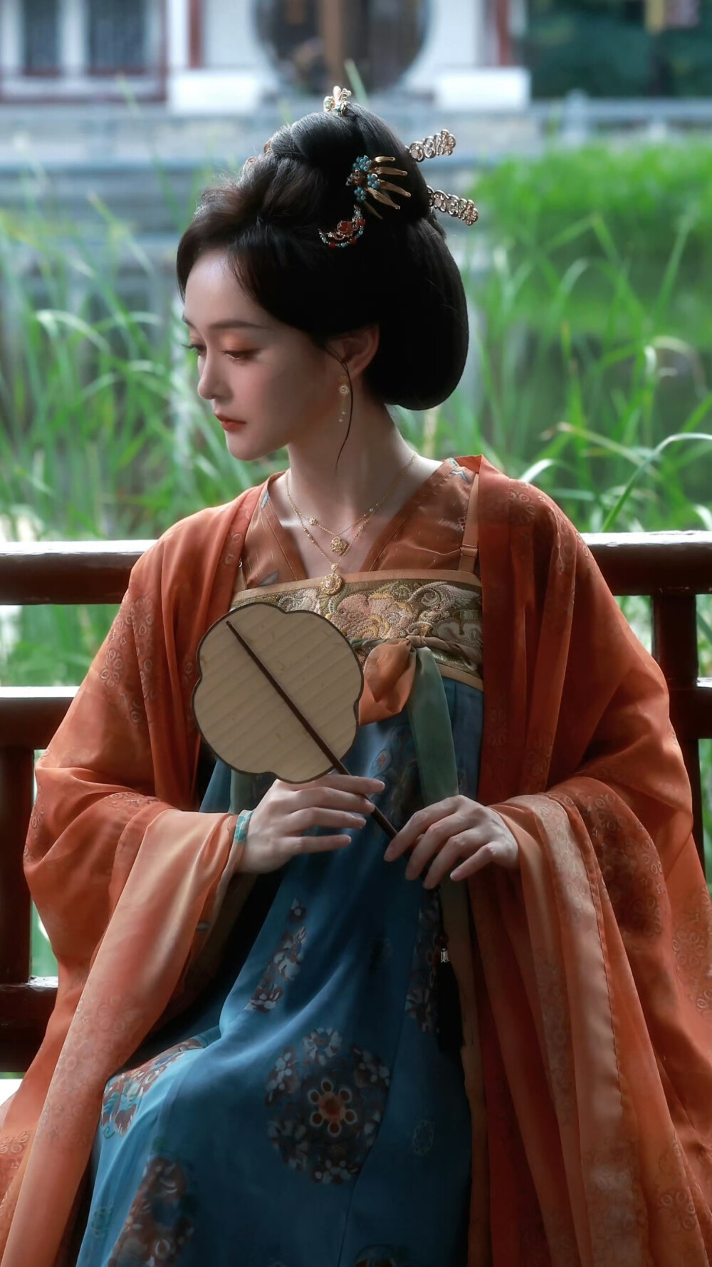 何泓姗