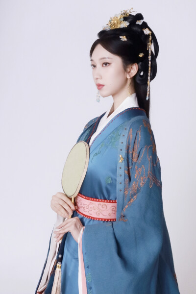 桃花映江山 孟蓁蓁