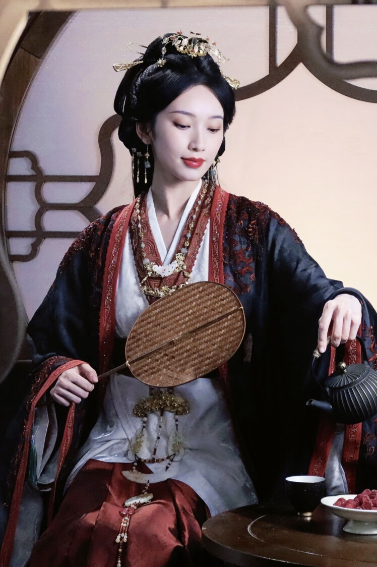 桃花映江山 孟蓁蓁