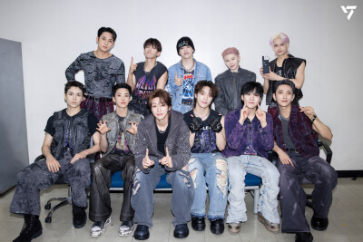 seventeen THUNDER打歌