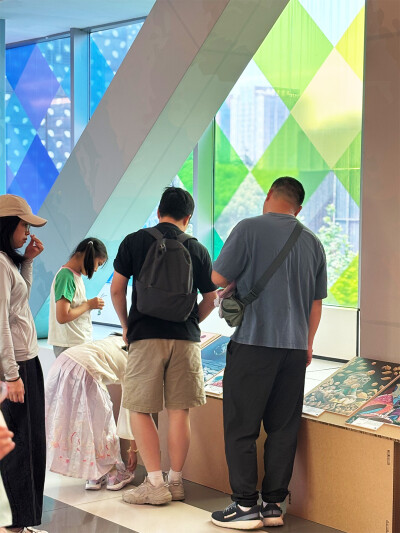 艺术x环保｜共生未来淮海可持续潮流艺术展，我的作品《永生》在上海《共生未来》可持续潮流艺术展，以环保理念融合潮流美学，用艺术发声，唤醒再生意识。一起走进这场环保与潮流共振的视觉对话，感受自然与未来的链…