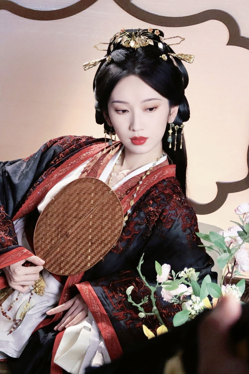 桃花映江山 孟蓁蓁