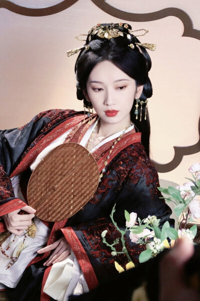 桃花映江山 孟蓁蓁