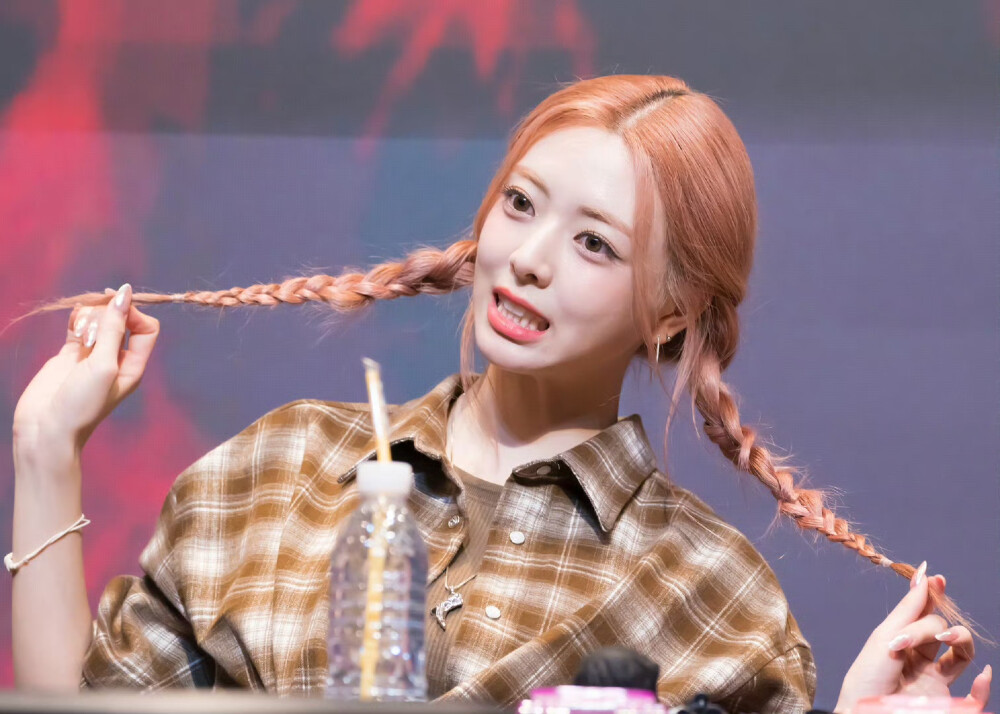 申有娜
cr.ITZY_PAN