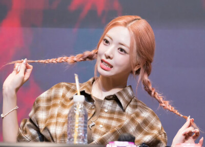 申有娜
cr.ITZY_PAN