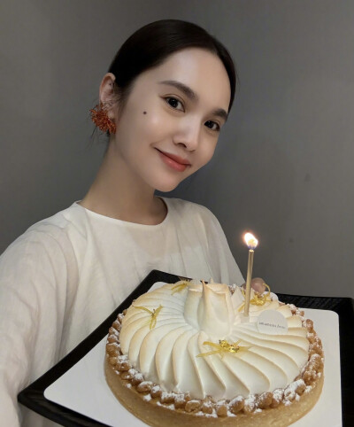 BY爱喝可乐的古娜小姐 中国 杨丞琳