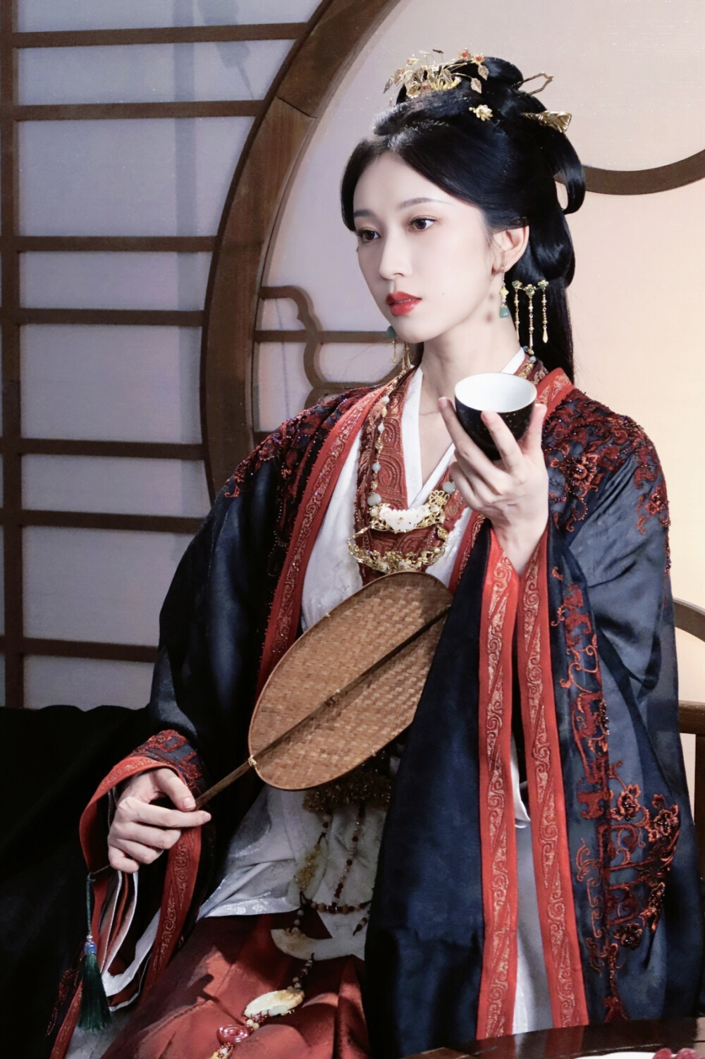 桃花映江山 孟蓁蓁