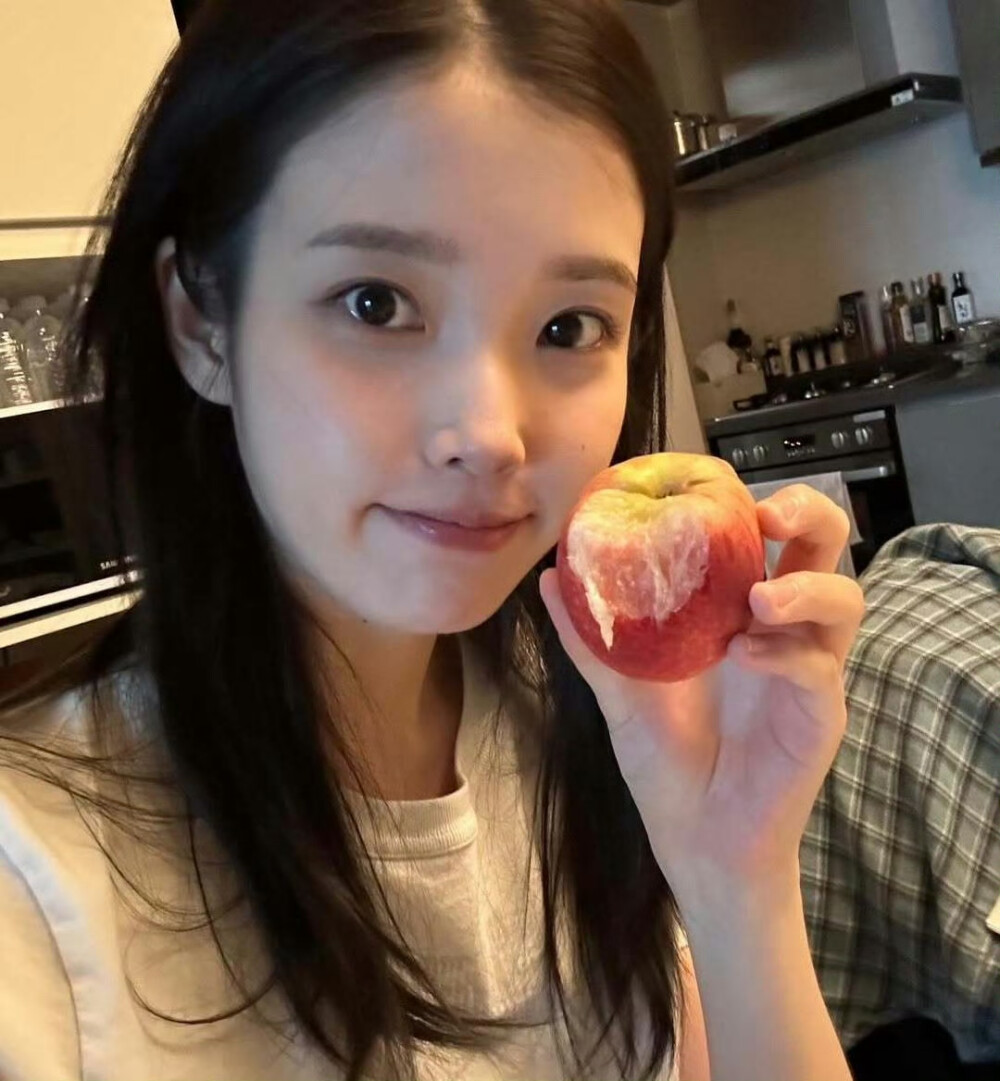 IU