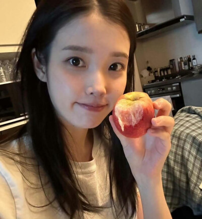 IU