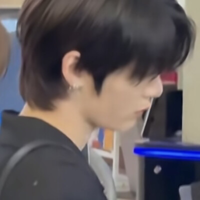 诶。