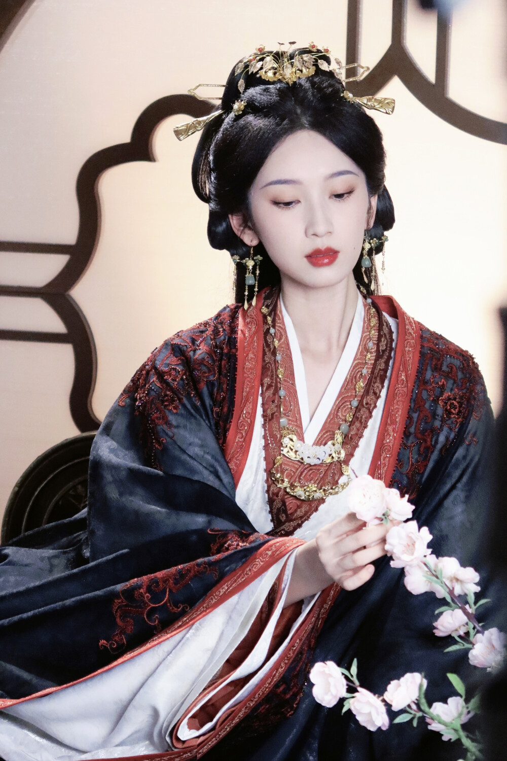 桃花映江山 孟蓁蓁