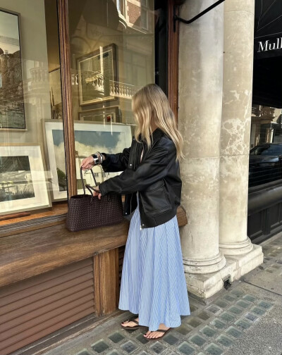 BY爱喝可乐的古娜小姐