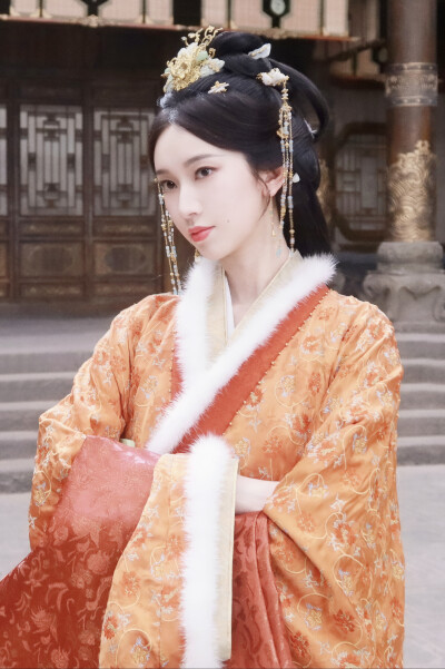 桃花映江山 孟蓁蓁