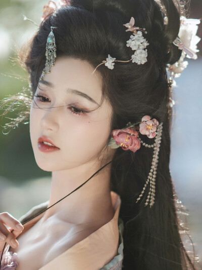 岳雨婷
