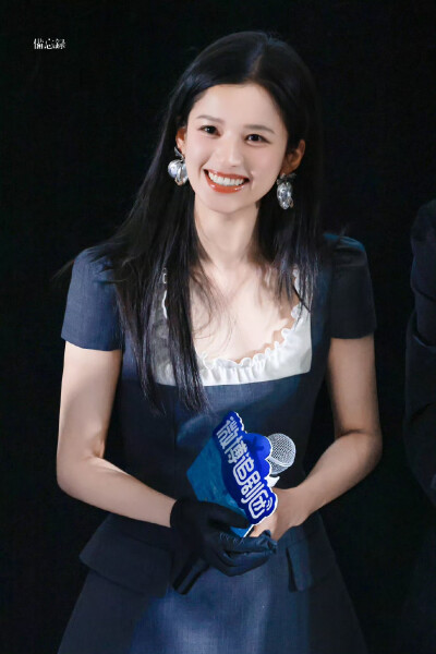 张婧仪