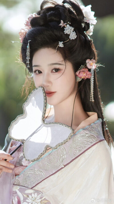 岳雨婷