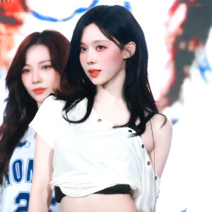      
   我在灰烬里看见了光
             