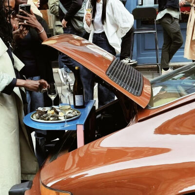 复古 语擦背景图