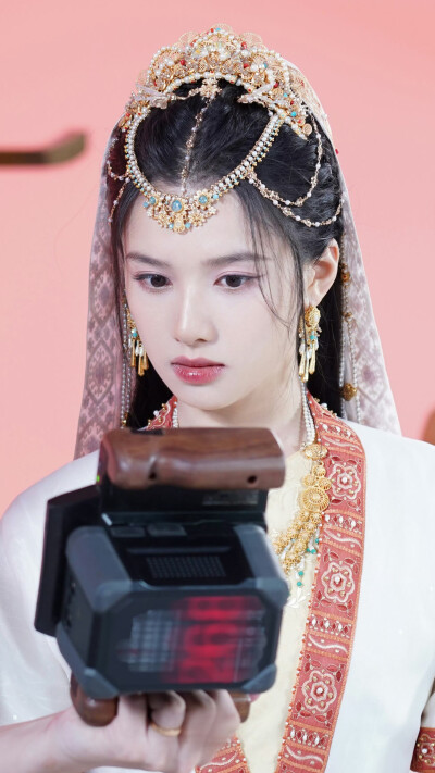 梦花廷 张婧仪