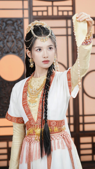 梦花廷 张婧仪
