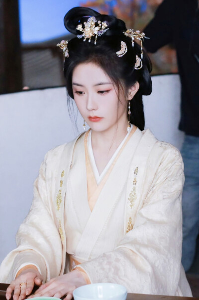 桃花映江山 秦解语