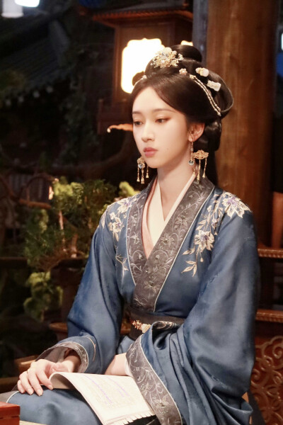 桃花映江山 孟蓁蓁