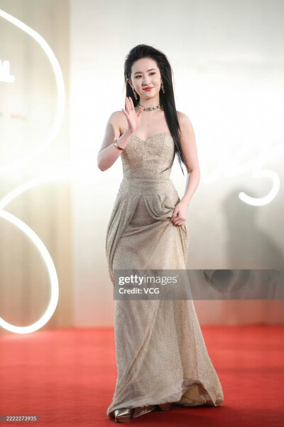 @刘亦菲 亮相第 30 届白玉兰奖·荣耀之夜，凭借《玫瑰的故事》黄亦玫一角提名最佳女主角2025.6.26