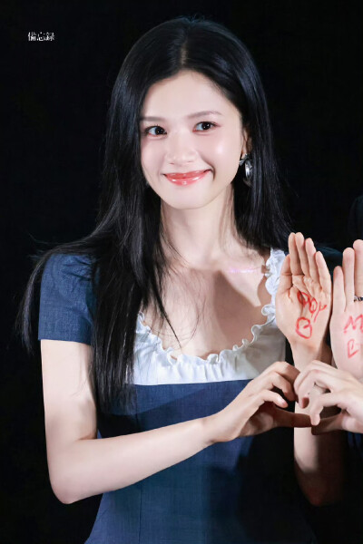 张婧仪