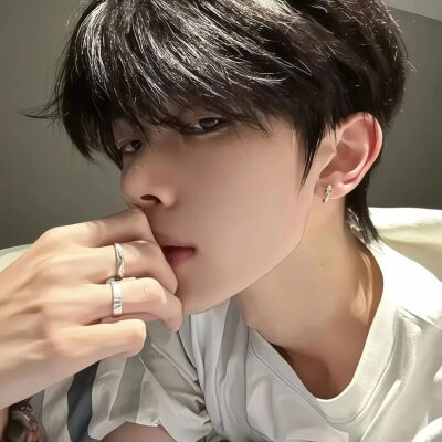 我开始接受每个不愉快的明天