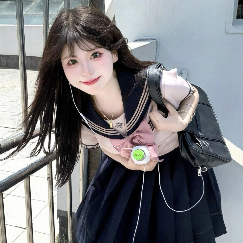 少萝女头