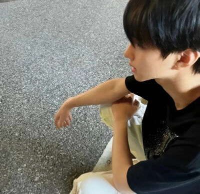 我开始接受每个不愉快的明天