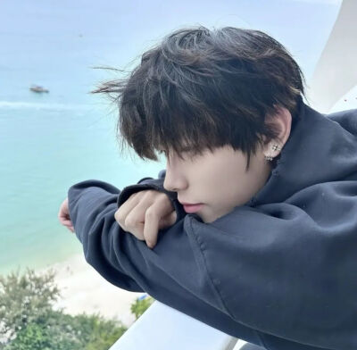 我开始接受每个不愉快的明天