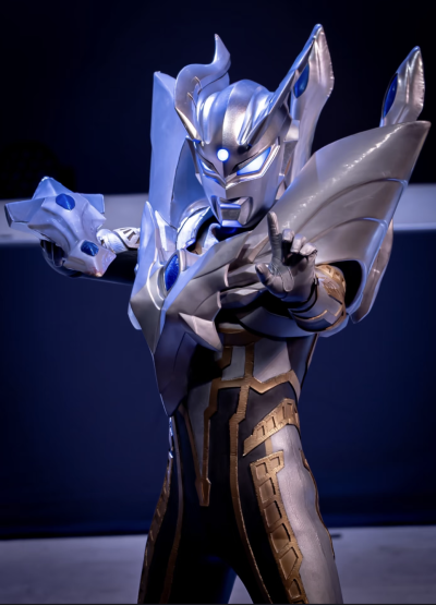 终极闪耀赛罗奥特曼。奥特曼舞台剧。(侵权删)
