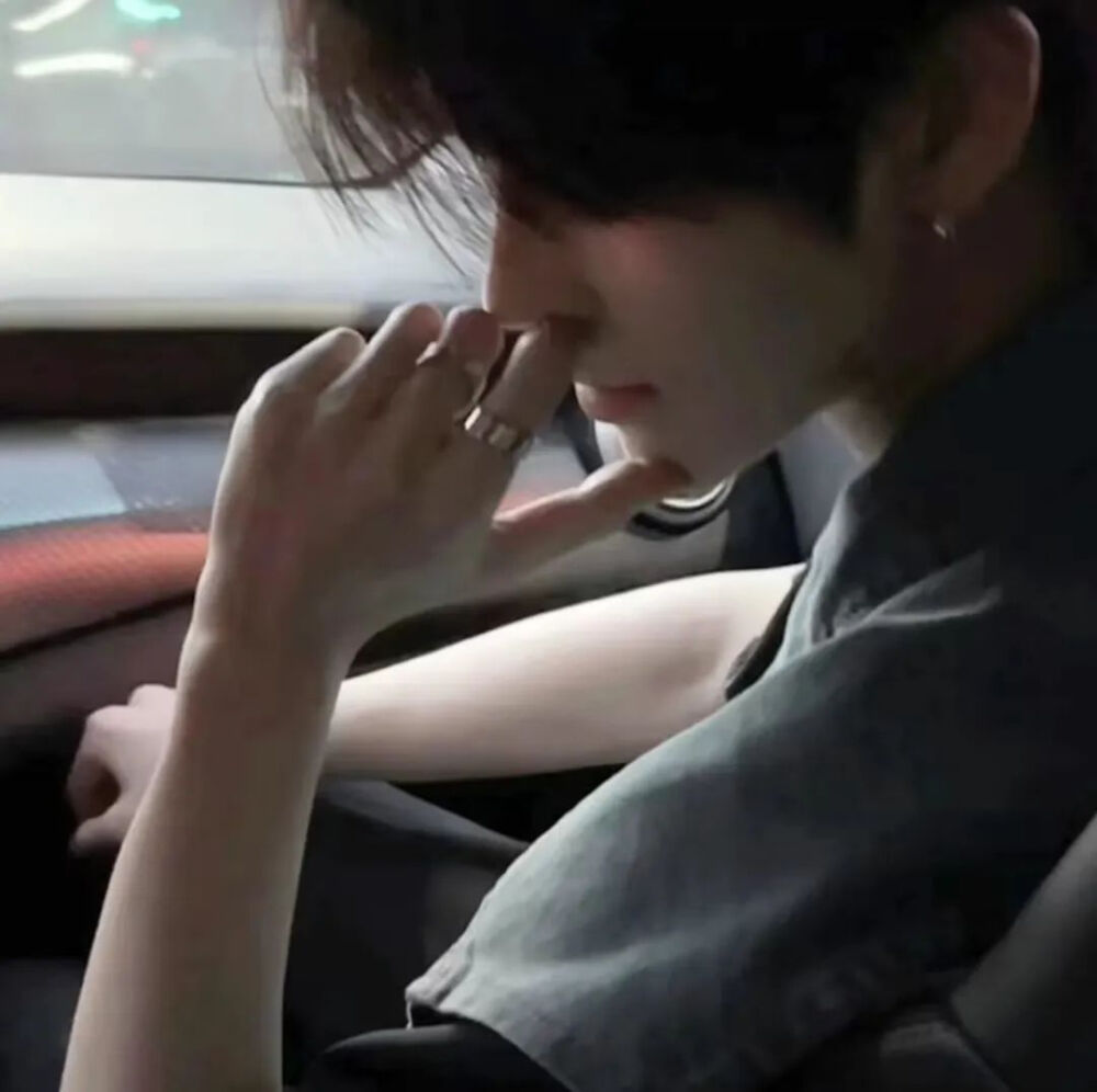 我开始接受每个不愉快的明天