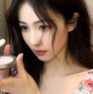 毛绒线团缠绕的初恋梦