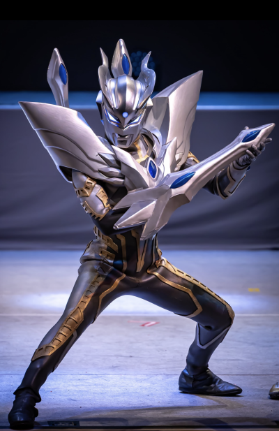 终极闪耀赛罗奥特曼。奥特曼舞台剧。(侵权删)
