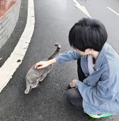 我开始接受每个不愉快的明天