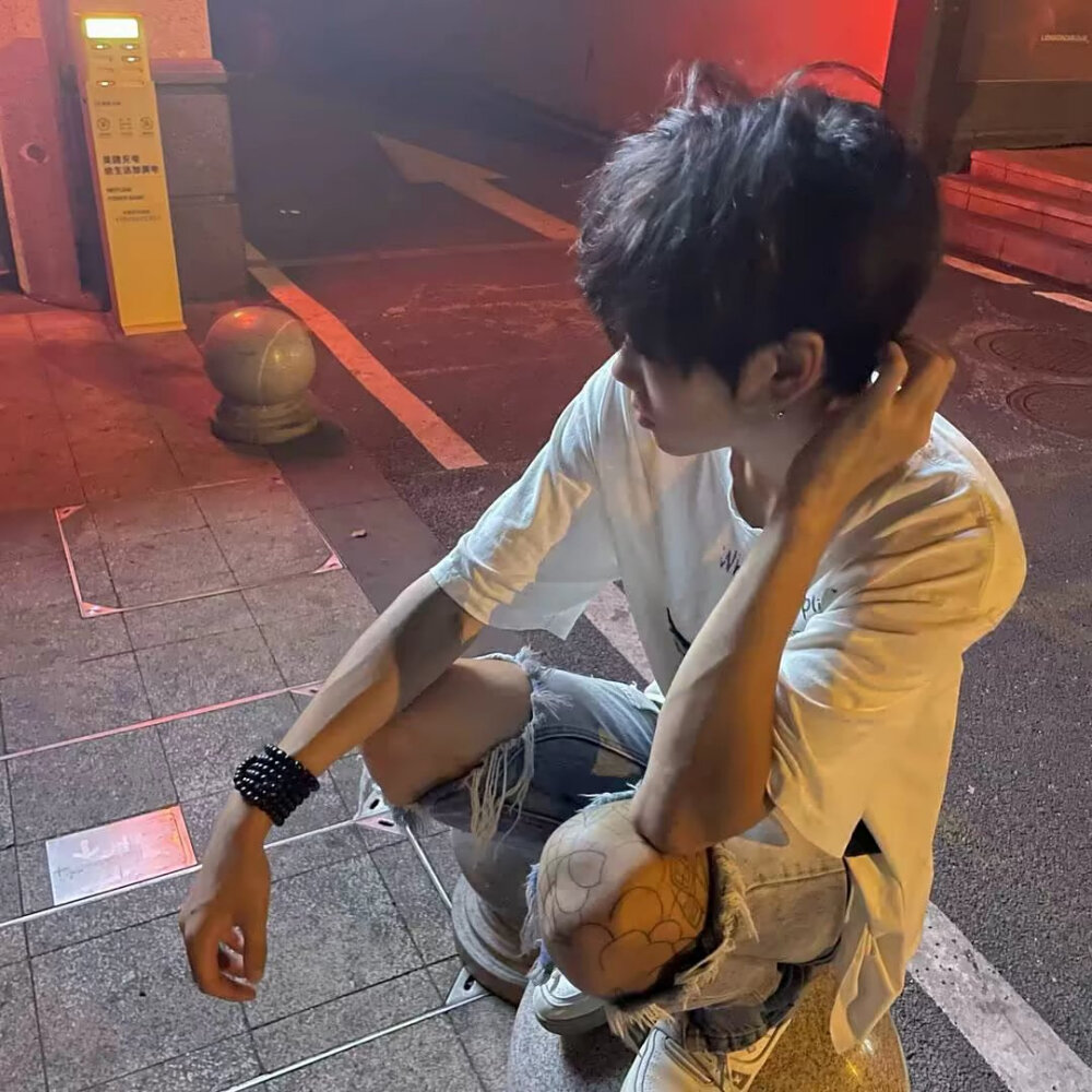 我开始接受每个不愉快的明天