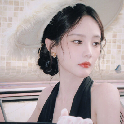 李一桐.
