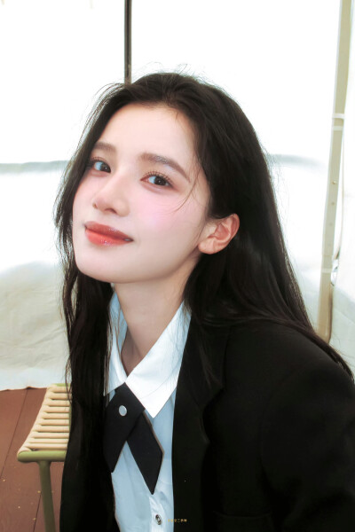 张婧仪
cr.@放空三秒钟