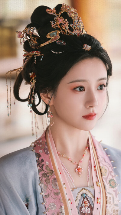 月明千里 李瑶英 包上恩