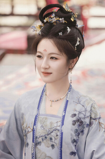 朝雪录 秦莞