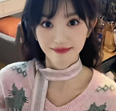 就这样看着你 脸红红的呼吸