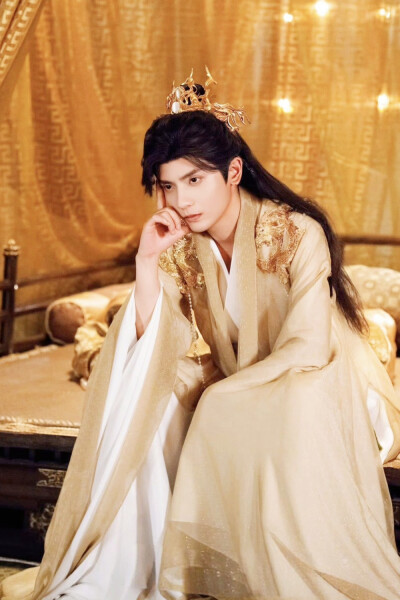 成何体统 夏侯澹